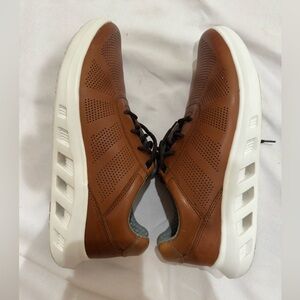 Men’s Johnston & Murphy sneaker size 10.5